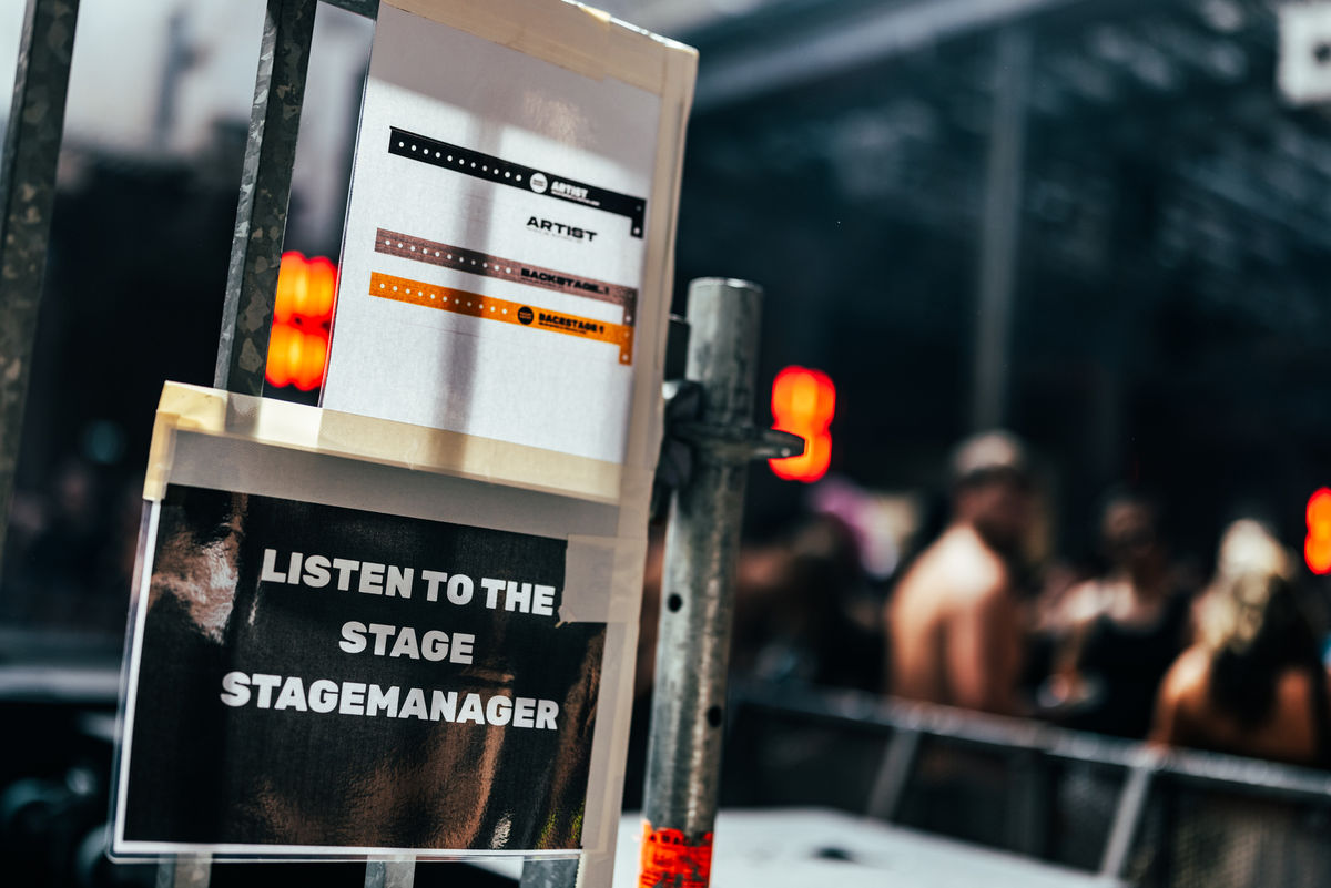 Loading... just a sec